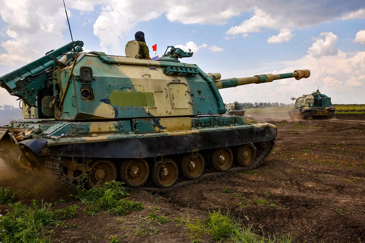 Theo mạng quân sự Nga, mới đây tiểu đoàn pháo tự hành 2, Lữ đoàn pháo binh 227, Quân đoàn 49, Quân khu phía Nam đã tiếp nhận 18 khẩu pháo tự hành 2S19M1 Msta-S vừa được chuyển tới trong mùa Xuân năm nay. Nguồn ảnh: Bộ Quốc phòng Nga