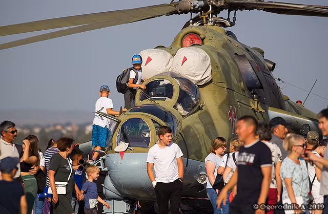 Đến nay, ước tính nhà máy đã sản xuất hơn 4.000 trực thăng vận tải đa năng Mi-8 và nhiều phiên bản khác. Đặc biệt, không ít trực thăng Mi-8/17 mà Việt Nam đang sử dụng được Ulan-Ude lắp ráp và chuyển giao. Ảnh: Ogorodnik A