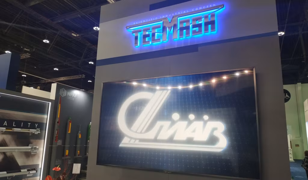 Trong khuôn khổ triển lãm hàng không và hàng không không gian quốc tế LIMA-2019 đang diễn ra ở Langkawi (Malaysia), Tổng Công ty Nhà nước Rostec (Liên bang Nga) trình diễn một loạt các loại đạn dược thế hệ mới trong đó có mẫu đạn rocket không điều khiển S-13T có thể trang bị trên hầu hết các máy bay phản lực và trực thăng. Aus Air power