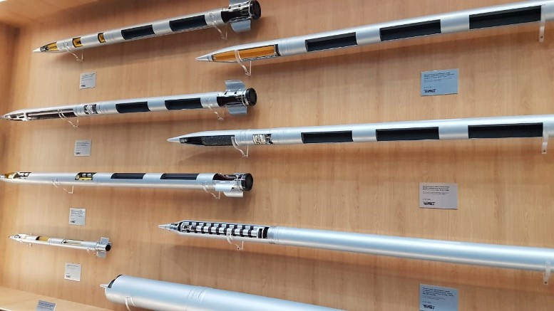 "So với phiên bản trước (S-13), rocket S-13T gồm hai module ngòi nổ kèm hai phần chiến đấu sẽ tăng đáng kể hiệu quả của đạn và tăng hiệu quả sát thương", ông Vladimir Lepin - TGĐ Tekhmash chia sẻ. Nguồn ảnh: NPK Tekhmash