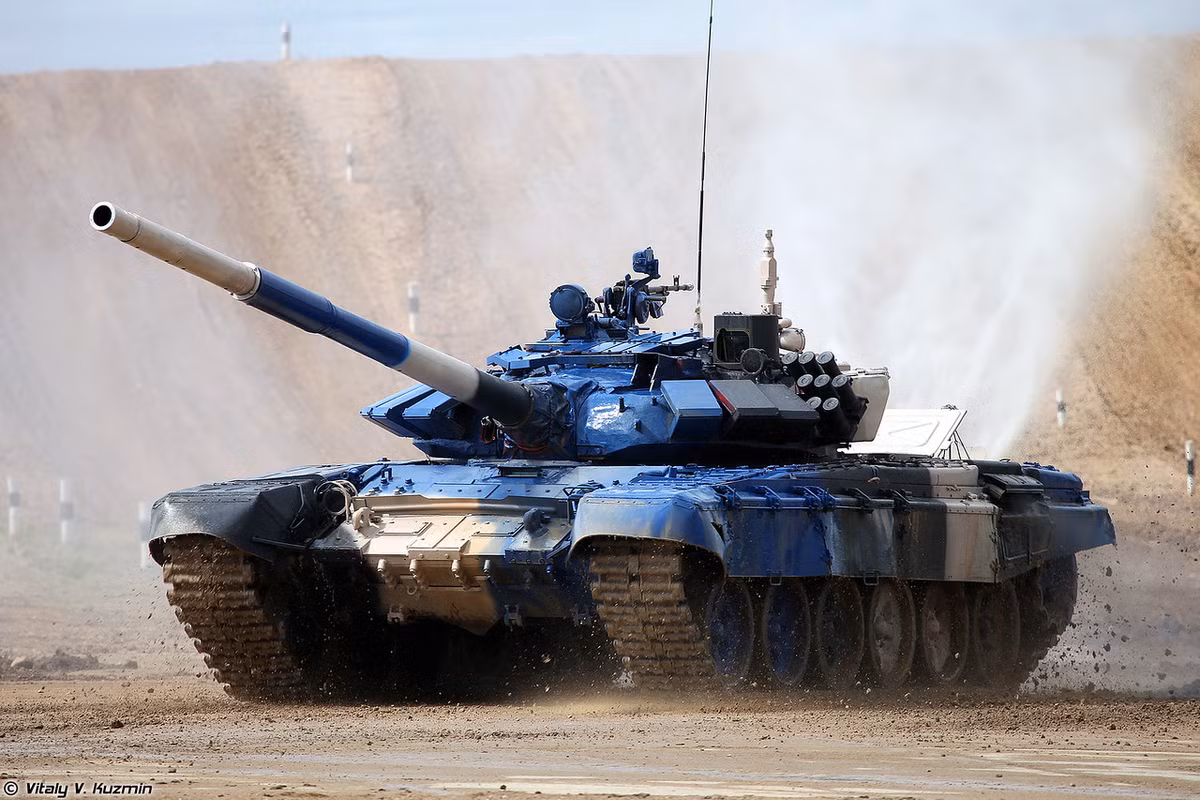 Trong trận này, đội xe tăng Việt Nam gặp vấn đề hệ thống điều khiển hỏa lực khiến ta bắn không chính xác các phát đạn pháo quan trọng, nhưng bù lại cả 3 tay lái đều chạy tốt, ổn định, không gặp lỗi. Ảnh: Vitaly-Kuzmin