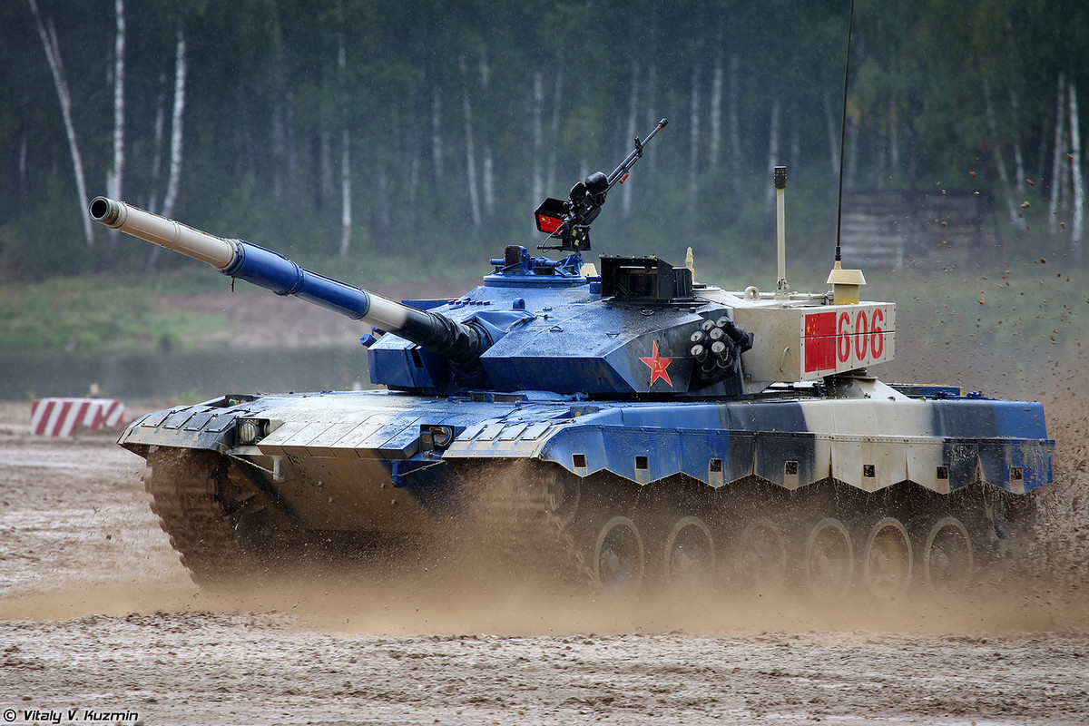 Xe tăng Type 96B của đội tuyển Trung Quốc tại trận bán kết. Năm nay, đội Trung Quốc thất bại thảm hại ngay bán kết dù được đánh giá là “ứng viên chức vô địch”. Ảnh: Vitaly-Kuzmin