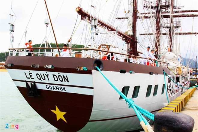 Ngày đầu tiên của tháng 5, tàu buồm 286 - Lê Quý Đôn của Hải quân Việt Nam đã lần đầu tiên có chuyến thăm và giao lưu với Hải quân Indonesia. Ảnh: Zing.vn