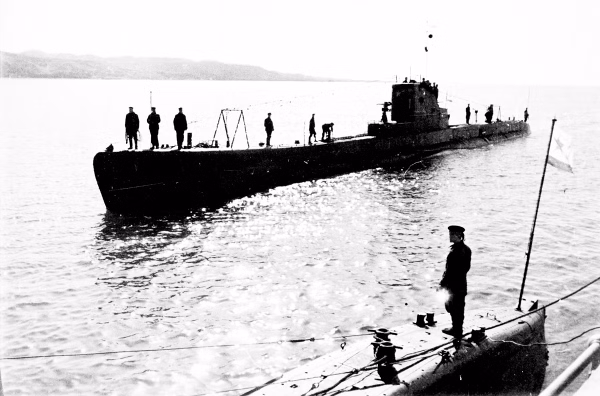 Tàu ngầm Shch-308 là một trong 88 tàu ngầm hạng trung lớp Shchuka của Hải quân Liên Xô trong Chiến tranh thế giới thứ 2. Tổng cộng trong suốt chiều dài lịch sử, 35 tàu đã mất vì tai nạn và bị đánh chìm. Nguồn ảnh: Wikipedia