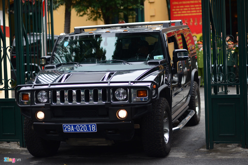 Loại xe này được dùng để tiếp cận mục tiêu, chống khủng bố, giải cứu con tin..., hoạt động trên nhiều địa hình tác chiến phức tạp. Tùy trường hợp, xe còn có thể trang bị súng máy PKM trên nóc xe. Ảnh: Zing