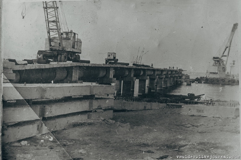 Một bức ảnh còn lại trong khu căn cứ nghiên cứu ngư lôi ghi lại cảnh nhộn nhịp một thời. Nguồn ảnh: vmulder