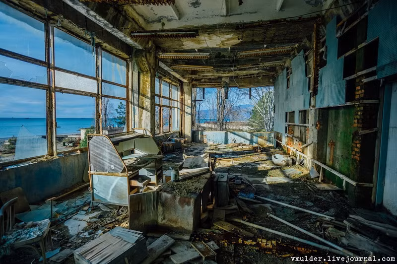 Phòng thí nghiệm nằm ở vị trí rất đẹp nhìn ra biển. Nguồn ảnh: vmulder