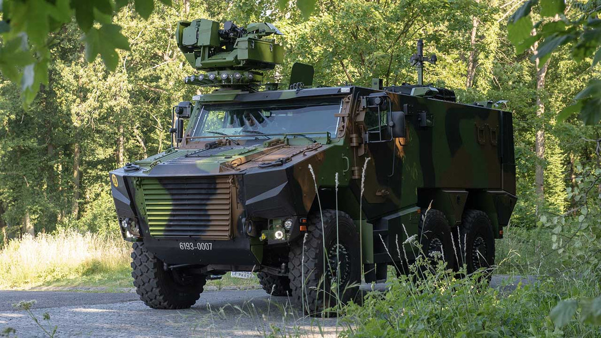 Griffon được thiết kế tận dụng khung gầm cơ sở xe vận tải off-road 6x6 bánh dân sự, đắp thêm giáp, tích hợp khí tài thế hệ mới để tăng khả năng chống đạn. Dự kiến, chiếc xe sẽ được phát triển với 6 phiên bản chính, 4 trong số đó đã có kế hoạch gồm: xe thiết giáp chở quân; xe chỉ huy; xe cứu thương; trinh sát pháo binh. Nguồn ảnh: Armée de terre