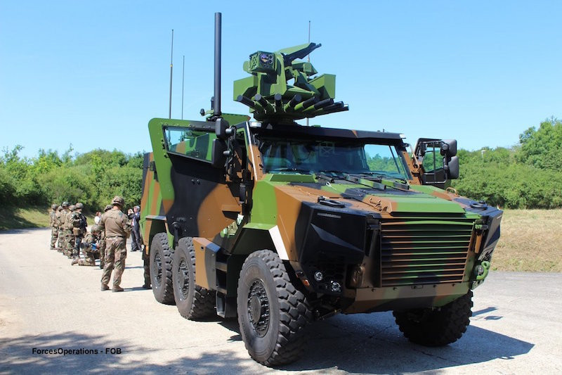Xe thiết giáp đa năng VBMR Griffon được thiết kế bởi liên doanh Nexter - Thales - Arquus dành cho Quân đội Pháp và phục vụ xuất khẩu. Chiếc xe có đơn giá 1,1 triệu USD này được kỳ vọng sẽ thay thế vai trò của dòng VAB hiện nay. Pháp đã đặt hàng 319 chiếc vào năm 2017 và dự tính sẽ mua tổng cộng 1.872 chiếc. Nguồn ảnh: Armée de terre