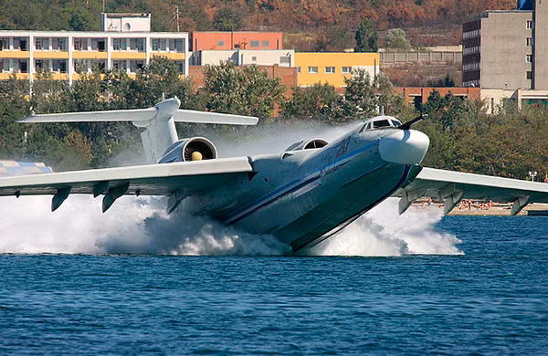 Cho đến nay, việc mua 3 thủy phi cơ A-42 đã được lên kế hoạch. Tuy nhiên, các nguồn tin không thể nói khi nào công việc sản xuất thủy phi cơ khổng lồ sẽ bắt đầu. Ảnh: Wikipedia