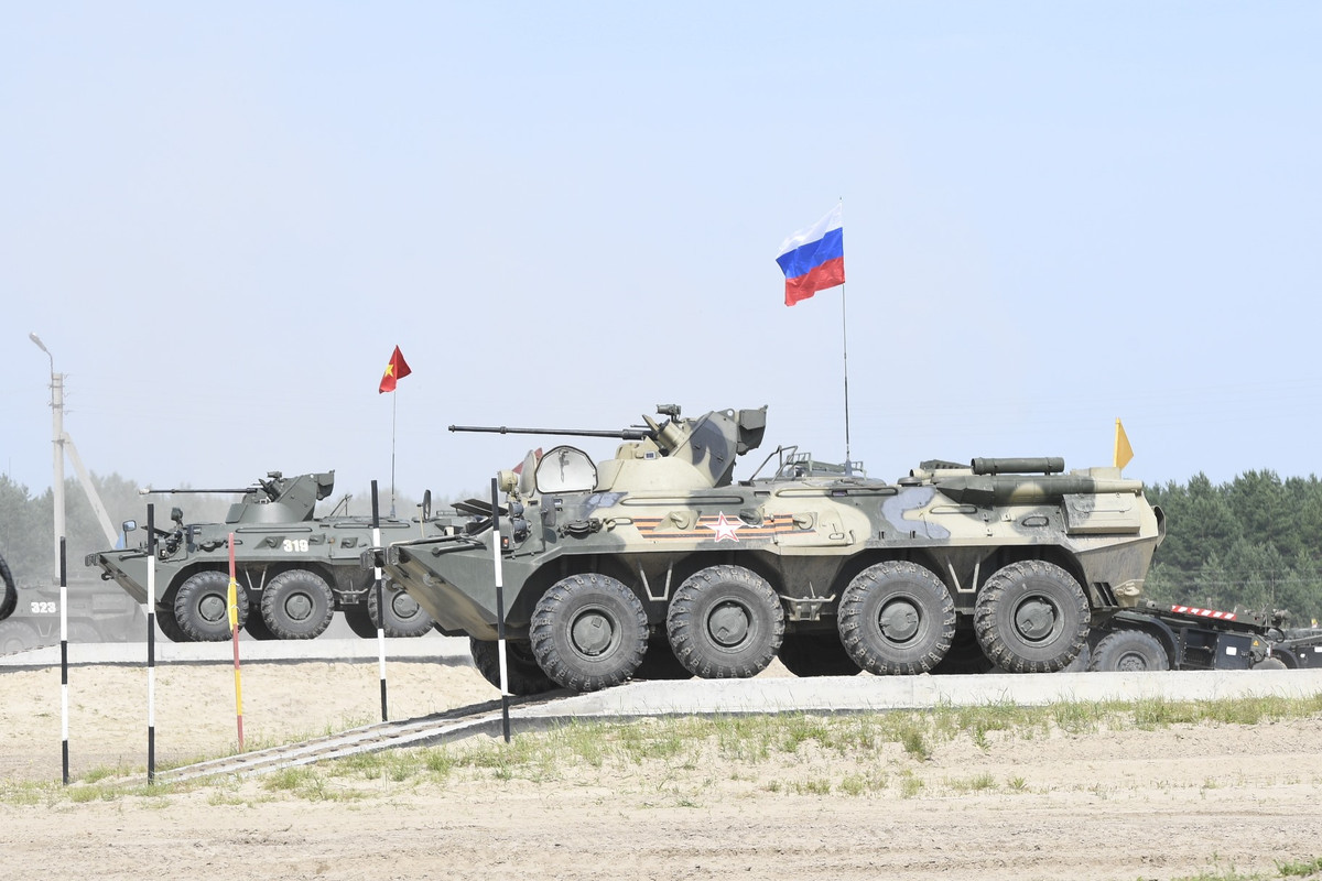 Tuy vậy, như chúng ta đã biết, kết quả chung cuộc đội tuyển công binh Việt Nam giành giải ba dù gặp vô vàn khó khăn. Điều đó cho thấy, chúng ta thao tác vận hành thành công các phương tiện vũ khí khí tài hạng nặng bao gồm xe thiết giáp BTR-82A. Đây là minh chứng cho sự tiếp thu cực kỳ nhanh nhạy của bộ đội Việt Nam trong việc làm chủ các khí tài thế hệ mới và hiện đại. Nguồn ảnh: Bộ Quốc phòng Nga