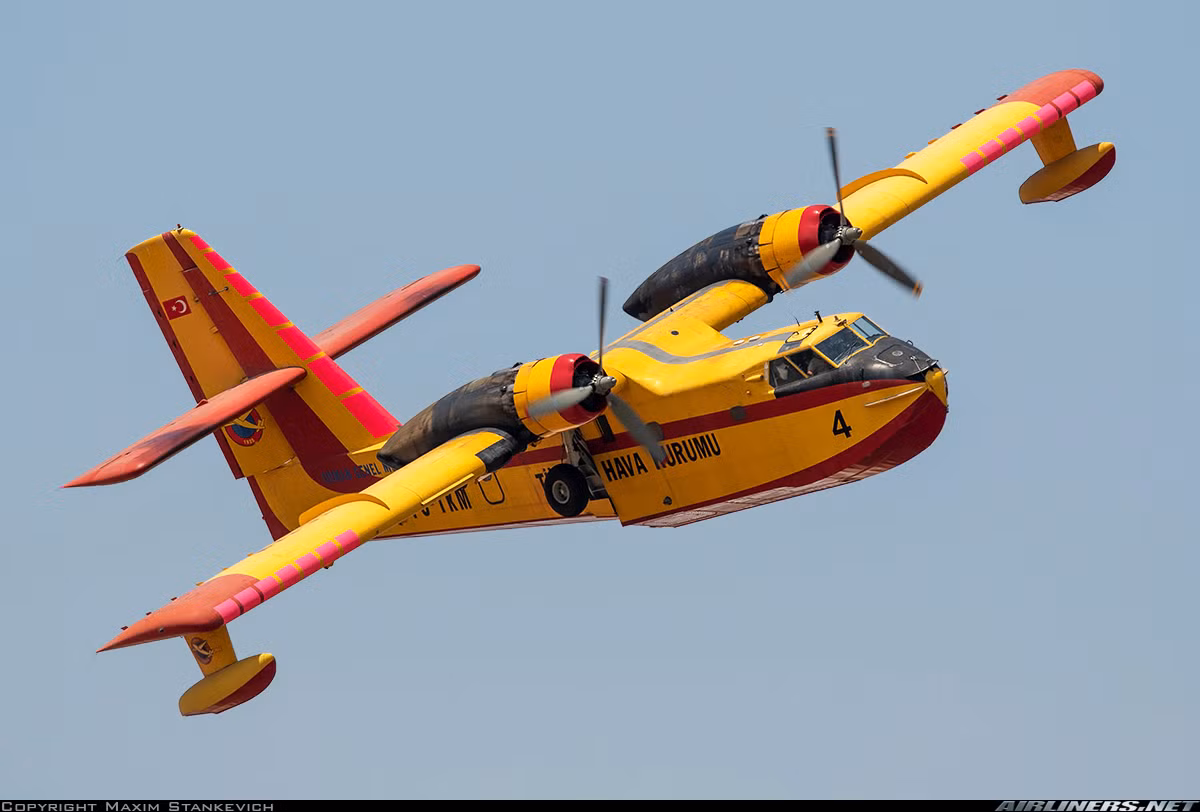 Máy bay trang bị cặp động cơ Pratt &amp; Whitney PW123AF với cánh quạt 4 chấu cho tốc độ bay tối đa 359km/h, tốc độ hành trình 333km/h, tầm bay lên tới 2.400km, thời gian bay liên tục trên không 3 tiếng đồng hồ. Nguồn ảnh: Airliners.net