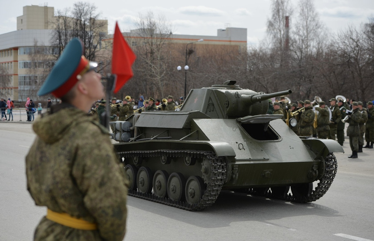 Xe tăng hạng nhẹ T-70.