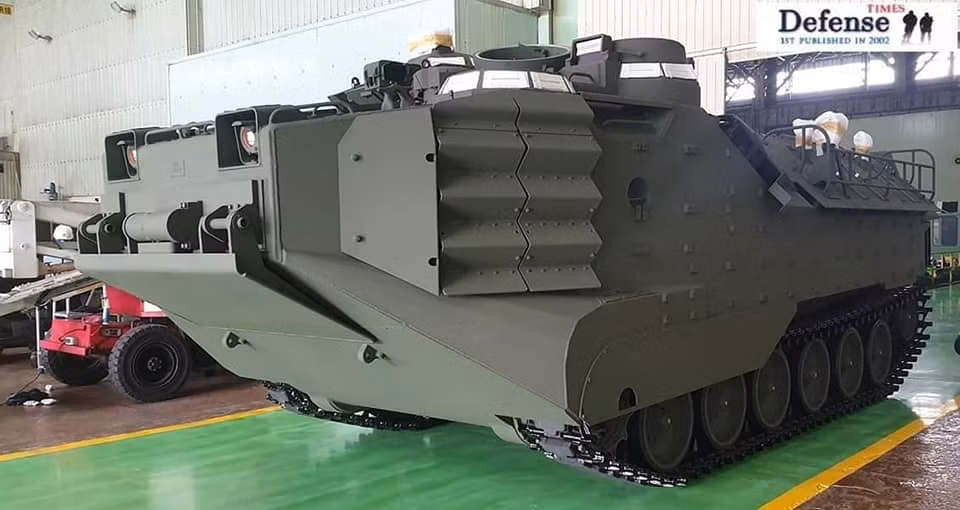 4 chiếc KAAV gia nhập Hải quân Philippines mới đây nằm trong gói hợp đồng mua 8 chiếc KAAV từ Hàn Quốc được ký tháng 4/2016. Các xe này được biên chế cho Thủy quân Lục chiến Philippines. Nguồn ảnh: MaxDefense Philippines