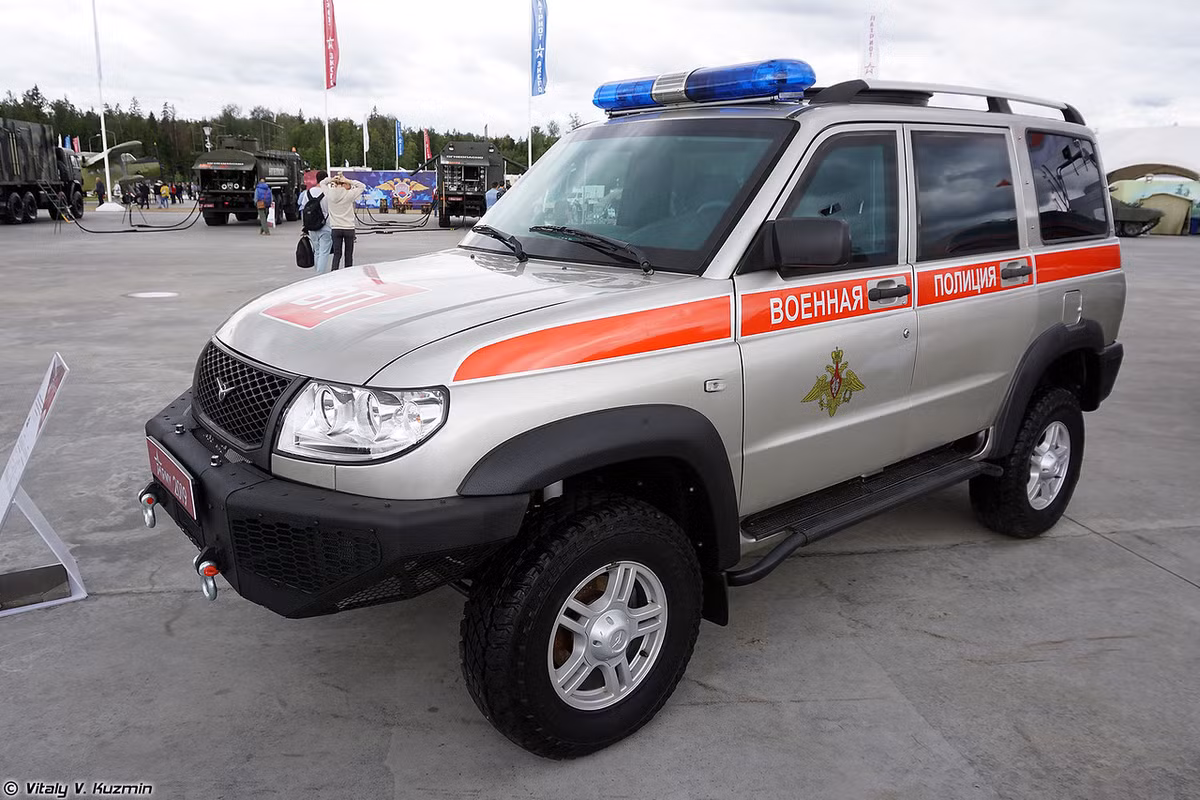 SUV bọc thép Esaul-394511-03 được thiết kế dựa trên phiên bản UAZ Patriot 3163. Hiện loại này được trang bị cho cả Vệ binh Quốc gia Nga và Quân cảnh Nga. Nguồn ảnh: Vitaly-Kuzmin
