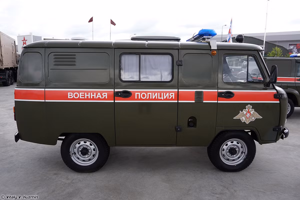 Phiên bản mới được nâng cấp với phanh ABS, tay lái có trợ lực, ghế ngồi bọc da, có dây an toàn và động cơ chuẩn Euro-4. Nguồn ảnh: Vitaly-Kuzmin