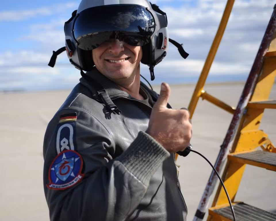 Tuy nhiên, mới đây một chỉ huy tới từ căn cứ Laage chịu trách nhiệm đào tạo phi công tiết lộ rằng, hiện Không quân Đức thiếu cả phi công. "Tôi không có đủ phi công", sĩ quan Jan Gloystein - phó chỉ huy phi đội huấn luyện tiêm kích Eurofighter nói. Ảnh: Wikipedia