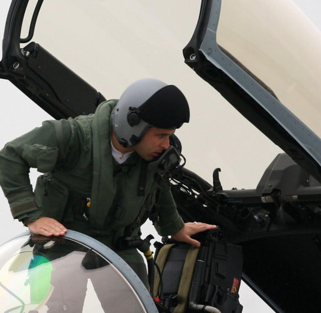 Ông này giải thích rằng hiện tại họ chỉ có 23 phi công và sẽ cần thêm 20 người nữa nhưng tìm không có. Lý do được đưa ra là không có đủ thanh niên Đức đủ điều kiện sẵn sàng tham gia không quân. Ảnh: Wikipedia