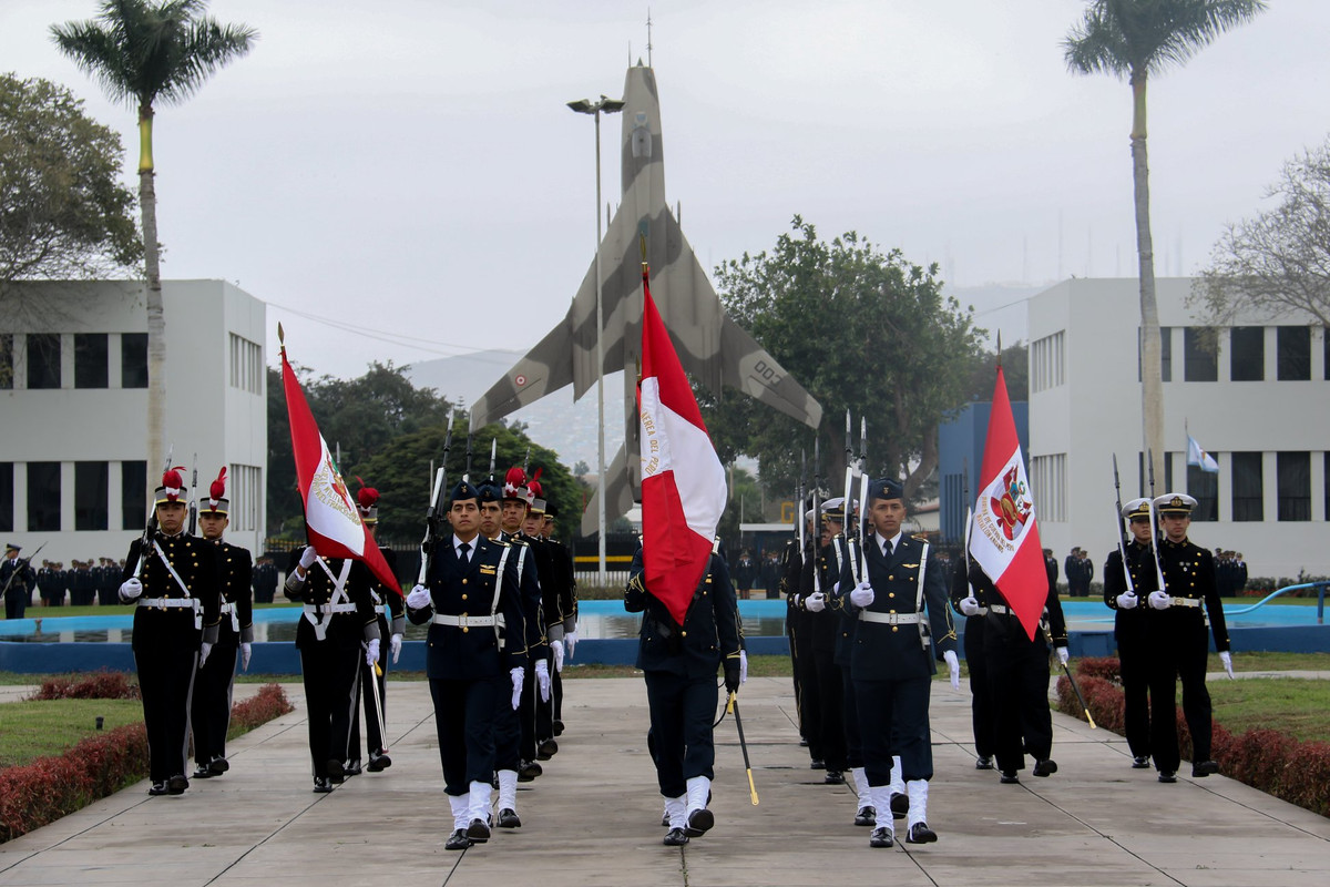Tượng đài dựng bằng tiêm kích-bom Su-22 đặt tại căn cứ Palmas, Không quân Peru. Nguồn ảnh: GonzaloRengifo