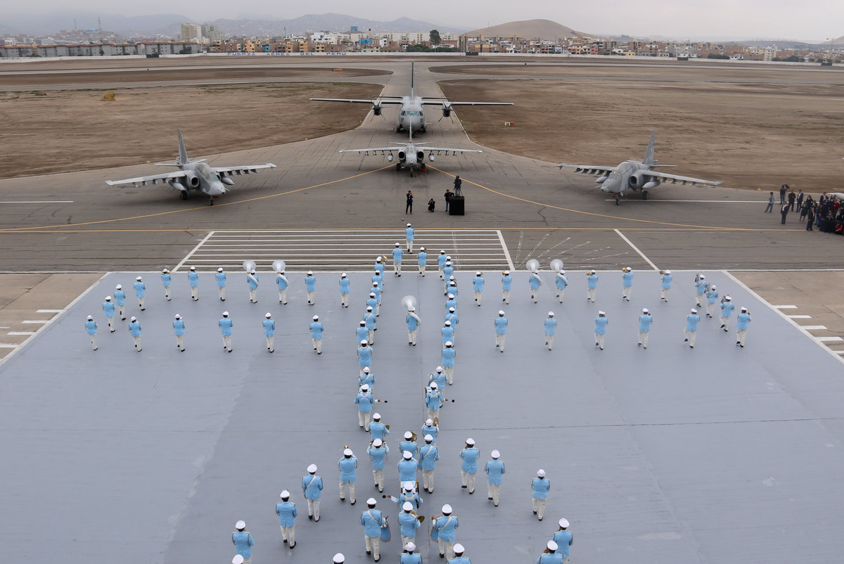 Hôm 23/7, tại căn cứ không quân Palmas, nhân kỷ niệm 78 năm ngày sinh người anh hùng dân tộc Gastello Jose Abelardo Quinones Gonzalez và "Ngày Không quân", Không quân Peru đã tiến hành cuộc duyệt binh quy mô lớn. Nguồn ảnh: GonzaloRengifo