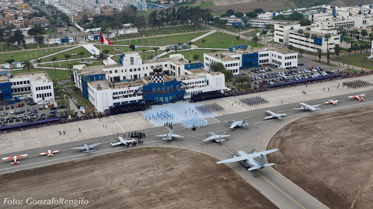 Mặc dù là quốc gia nằm tại châu Mỹ - khu vực thường xuyên chịu những ảnh hưởng từ Mỹ, nhưng Không quân Peru khá ưa chuộng sử dụng các loại máy bay và vũ khí khác do Nga sản xuất. Nguồn ảnh: GonzaloRengifo