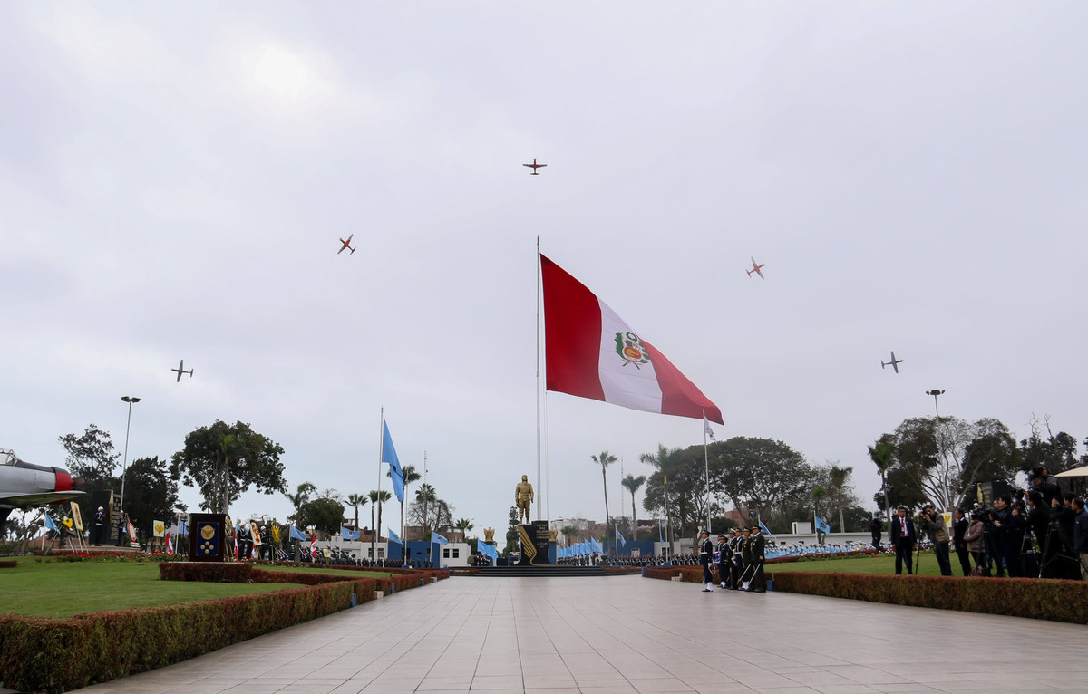 Đội bay biểu diễn diễu hành trên bầu trời vùng bay của căn cứ Palmas. Nguồn ảnh: GonzaloRengifo