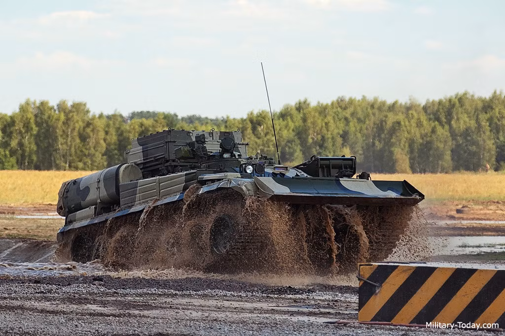 Vai trò chính của BREM-1 là phục hồi các loại xe tăng và cả thiết giáp bị hư hỏng trên chiến trường. Nó có thể kéo phương tiện bị hư hỏng tới nơi trú ẩn gần nhất, tiến hành lắp ráp hoặc bảo trì, sửa chữa các bộ phận.