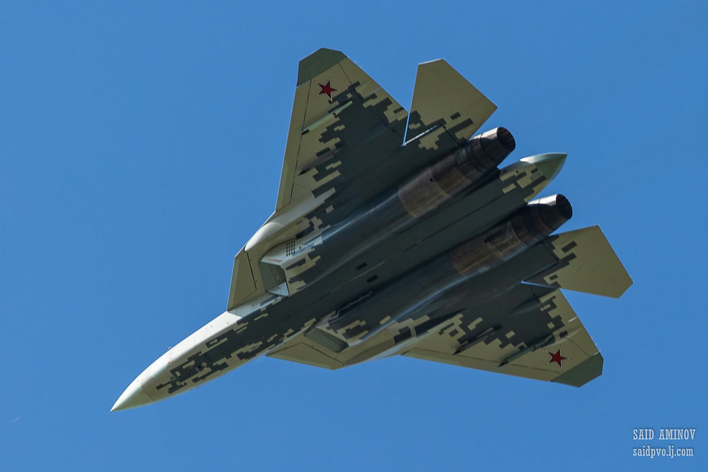 Su-57 có chiều dài 19,8m, sải cánh 13,95m, cao 4,74m, trọng lượng rỗng 18 tấn, trọng lượng cất cánh tối đa 35 tấn. Ảnh: SAID AMINOV