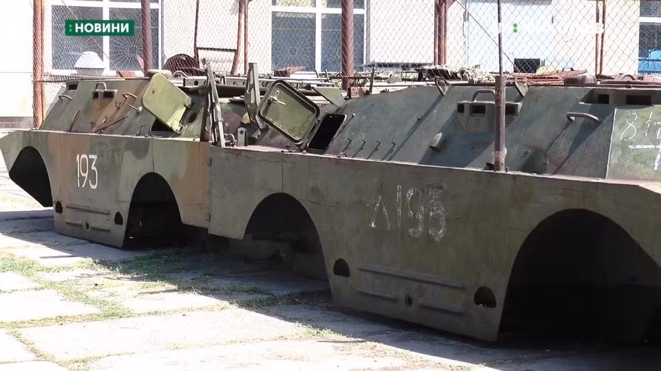 Các nguồn tin không chính thức cho biết, số xe thiết giáp này được sửa chữa để cung cấp cho Quân đội Ukraine và một phần bán ra nước ngoài với giá rẻ. Nguồn ảnh: UA