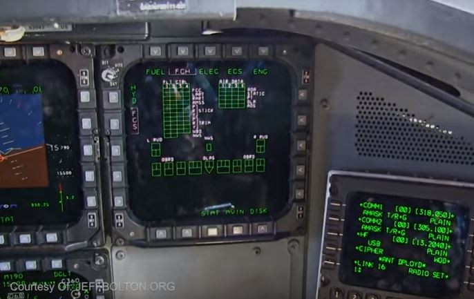 Với hệ thống điều khiển tinh vi tối tân như vậy cho phép phi hành đoàn chiếc B-2 dù rất ít người (2 người) nhưng vẫn vận hành cỗ máy chiến tranh khổng lồ, đắt nhất hành tinh. Nguồn ảnh: jeffbolton.org