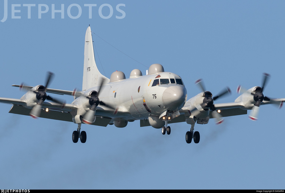 Trong ảnh, có thể thấy chiếc EP-3 sở hữu hàng loạt “mụn” trên lưng và bụng – nơi chứa các cảm biến đặc biệt của nó. Nguồn ảnh: Jetphotos