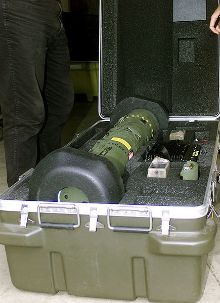 Theo cơ quan hợp tác An ninh - Quốc phòng (DSCA), hợp đồng có giá trị 75 triệu USD cung cấp cho Gruzia 410 quả tên lửa Javelin, 72 bệ phóng CLU, 10 bộ khí tài huấn luyện cơ bản; 70 quả đạn giả và một số bộ phận hỗ trợ khác. Nguồn ảnh: Wikipedia