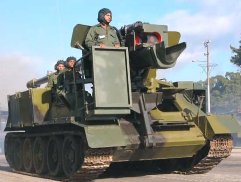 Mặc dù việc cải tiến này nhìn chung vẫn tồn tại nhiều điểm yếu, ví như việc pháo thủ phải ngồi ngoài toàn bên ngoài không được bảo vệ, tốc độ nạp đạn không được cải thiện khi đạn 130mm có trọng lượng rất lớn. Tuy vậy, cách nâng cấp này giải quyết một vấn đề - khả năng cơ động khi bị phản phối. Ảnh: Globalsecurity