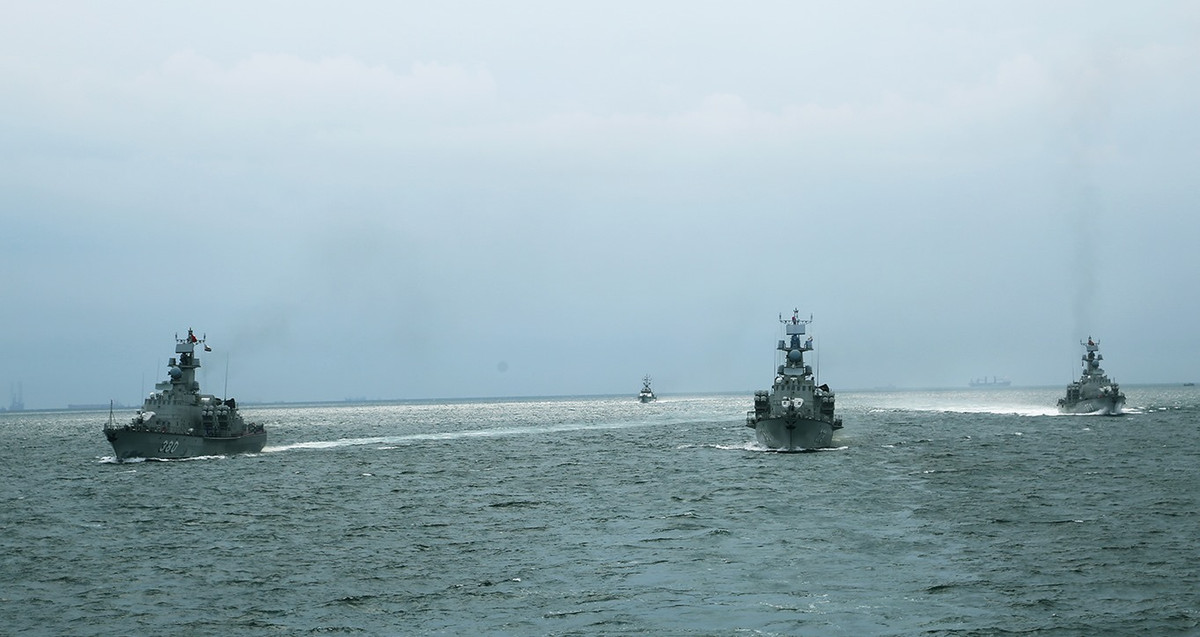 Đáng chú ý, trước thềm tập trận chung Mỹ và ASEAN, Hải quân Nhân dân Việt Nam đã trải qua nửa năm bận rộn với hàng loạt các sự kiện đối ngoại quốc phòng trên khắp thế giới. Dù chưa hết năm, nhưng có thể khẳng định chắc chắn rằng năm 2019 là năm sôi động nhất về đối ngoại quân sự của Việt Nam. Ảnh: Báo Hải Quân