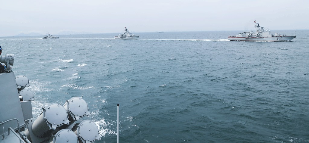 Theo người phát ngôn Bộ Ngoại giao Việt Nam - bà Lê Thị Thu Hằng, Việt Nam sẽ tham gia tập trận Mỹ - ASEAN diễn ra từ ngày mùng 2-6/9/2019. Sự kiện diễn tập này diễn ra ở cảng hải quân Sattahip ở tỉnh Chonburi, Thái Lan, và kéo dài tới mũi Cà Mau của Việt Nam. Tất cả các nước thành viên ASEAN sẽ tham gia sự kiện này cùng Hải quân Mỹ - đồng phối hợp tổ chức với Hải quân Hoàng gia Thái Lan. Ảnh: Báo Hải Quân