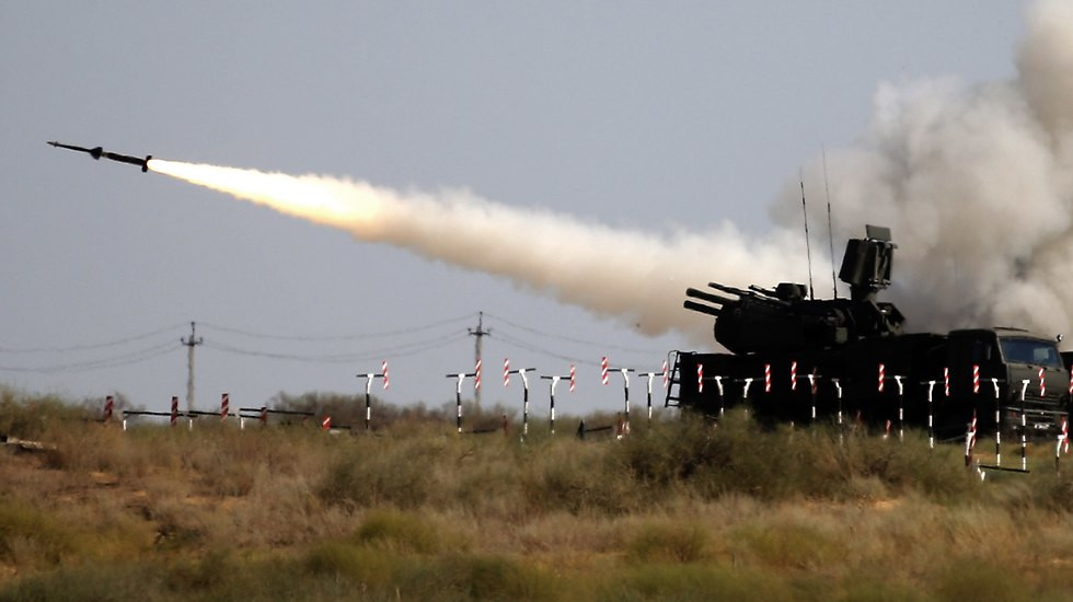 Đạn 57E6 dùng hệ thống dẫn đường vô tuyến. Nguồn ảnh: Wikipedia