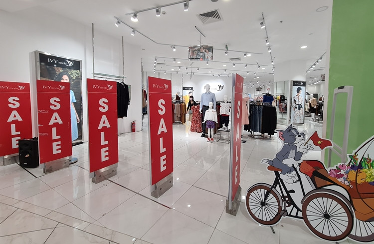 Hầu hết, các hãng thời trang lớn đều “sale sập sàn” dịp 20/10.