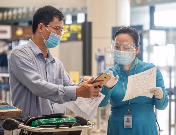 Can canh san bay Noi Bai vang ve ngay dau mo cua don khach tro lai-Hinh-3