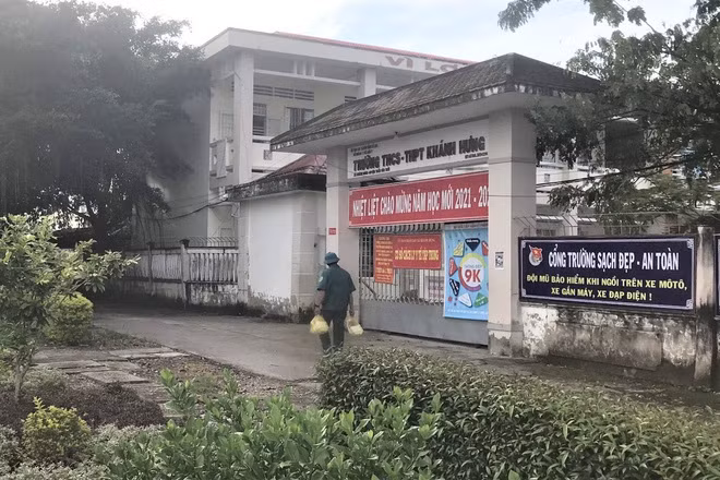 Chu nhan 16 chu cho, meo: “Chung la con, la gia dinh, toi chi biet khoc!“-Hinh-2