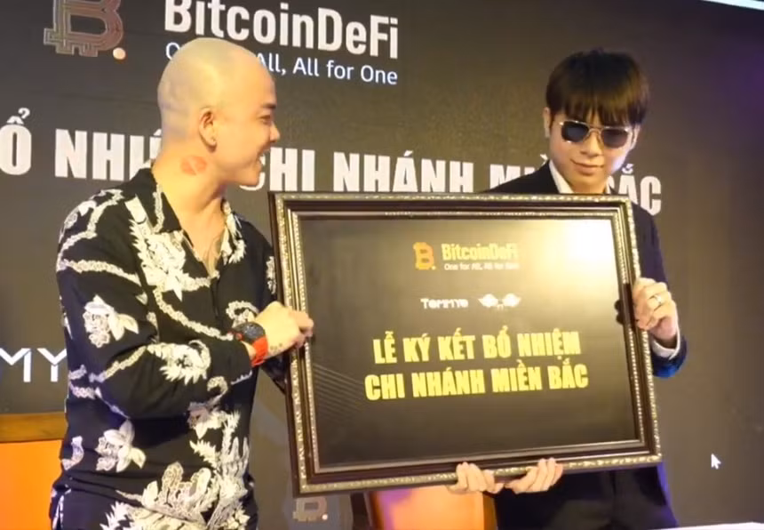 Theo các cơ quan truyền thông, đồng BitcoinDeFi cho đến thời điểm hiện tại không hề được niêm yết hay ứng dụng ở bất kỳ đâu, người tham gia dự án đơn thuần chỉ mua coin thông qua sàn nội bộ và chờ đợi lên giá.