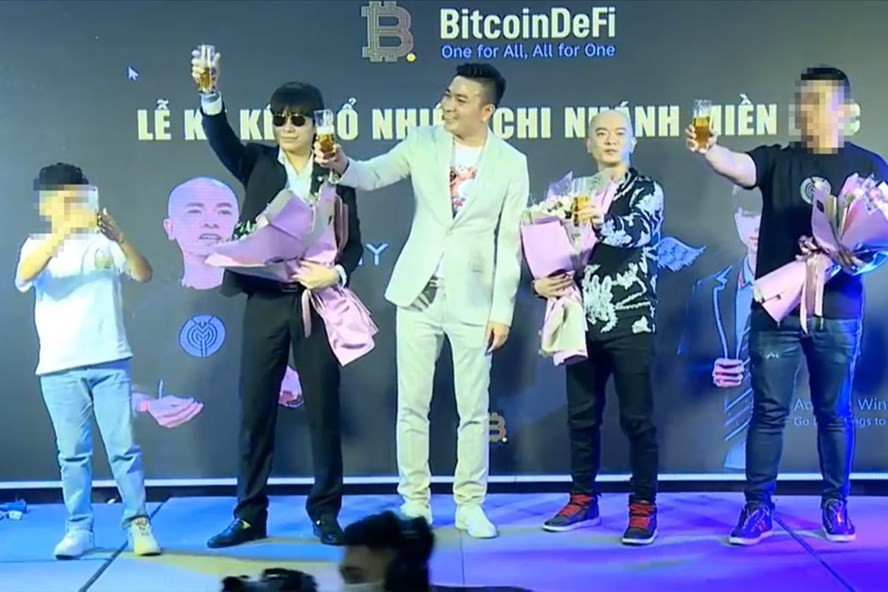 Ngoài việc kêu gọi đầu tư trả lãi, BitcoinDeFi còn phát triển hệ thống theo mô hình đa cấp kim tự tháp, trả lãi theo nhiều tầng, lấy của người sau trả cho người trước.