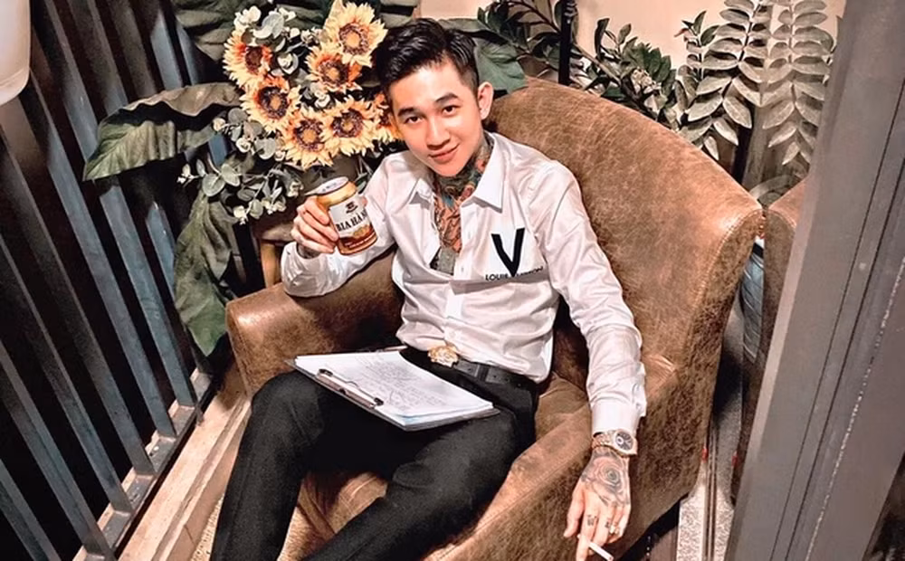 Hội nhóm Wefinex của “Hoàng Tử Gió” còn đổi tên “Đầu tư BTCDeFi cùng Hoàng Tử Gió” và mở khóa học lên tới 300 USD, hướng dẫn giao dịch trên Wefinex.