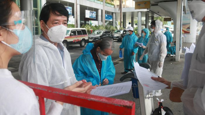 Chuyen bay mien phi dua nguoi dan Da Nang tu TP HCM ve que-Hinh-6