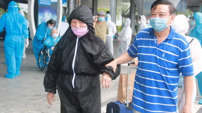 Chuyen bay mien phi dua nguoi dan Da Nang tu TP HCM ve que-Hinh-7