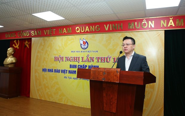Nha bao Le Quoc Minh giu chuc Chu tich Hoi Nha bao Viet Nam