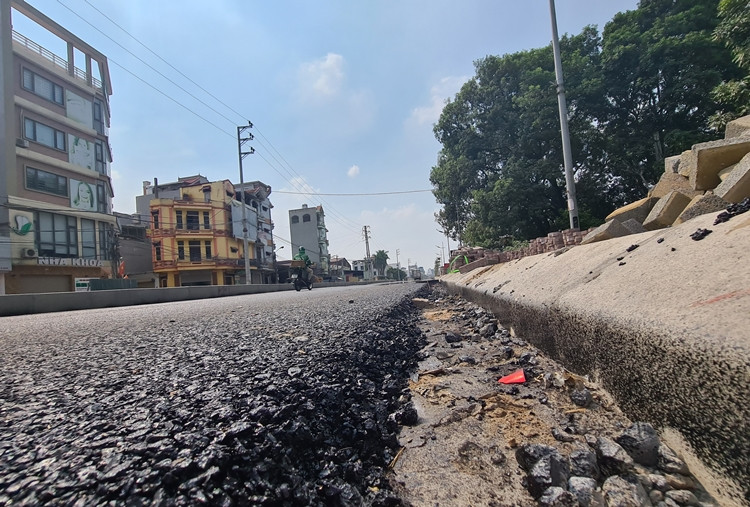 Theo Ban Quản lý dự án đầu tư xây dựng huyện Thường Tín, dự án cải tạo đường ĐT427 qua địa bàn huyện do UBND huyện là chủ đầu tư, với tổng mức đầu tư gần 150 tỷ đồng. Trong đó, giá trị giải phóng mặt bằng của dự án khoảng 50 tỷ đồng. Dự án này được triển khai từ năm 2019, dự kiến hoàn thành vào năm 2022.