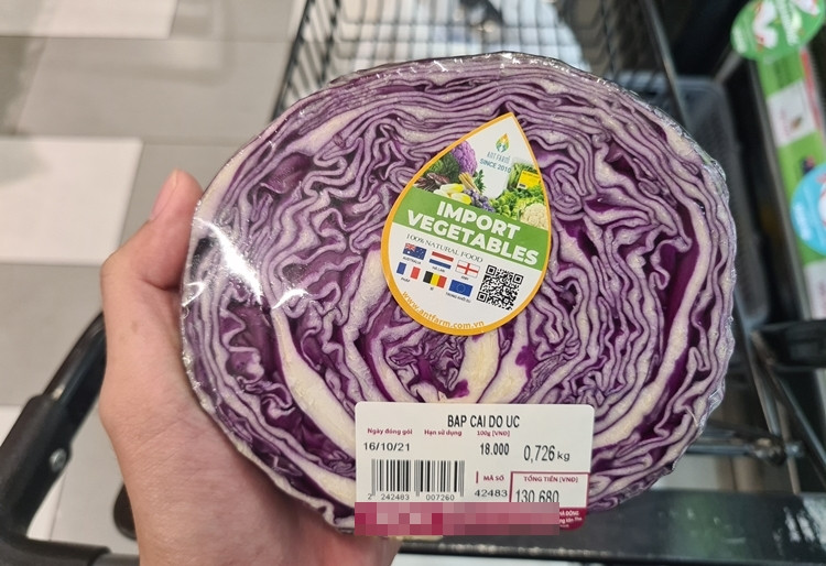 Nhiều sản phẩm "nữ hoàng rau xanh" nhập khẩu khác cũng có giá từ vài trăm nghìn đồng dù trọng lượng chưa tới 1kg.