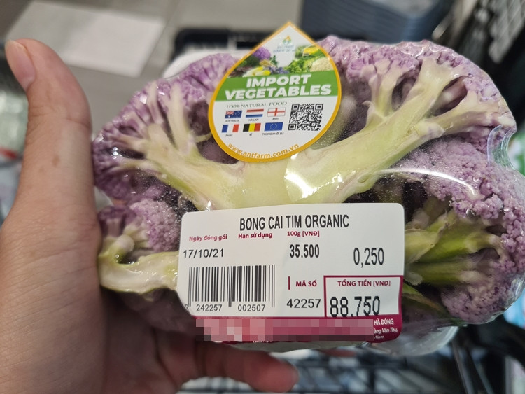Với trọng lượng chưa tới 1kg nhưng bông cải tím Organic Úc được bán với giá 88.750 đồng.
