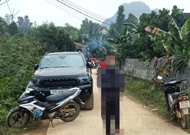 Nghi án chồng truy sát nhà vợ khiến 3 người thương vong ở Nghệ An Nghi an chong truy sat nha vo khien 3 nguoi thuong vong o Nghe An