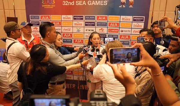 Nuoc mat vang cua nu vo si nong bong nguoi My goc Khmer-Hinh-16